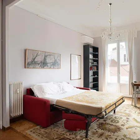 Bright House Center On Subway Lines 1,2 &3 *