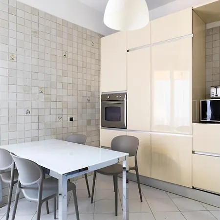 Sunshine-filled On Subway * Milão