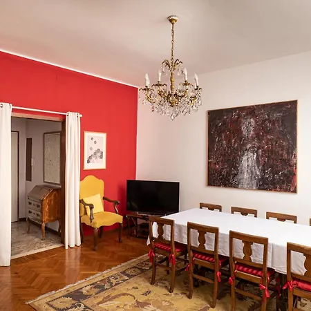 Sunshine-filled On Subway * Milano