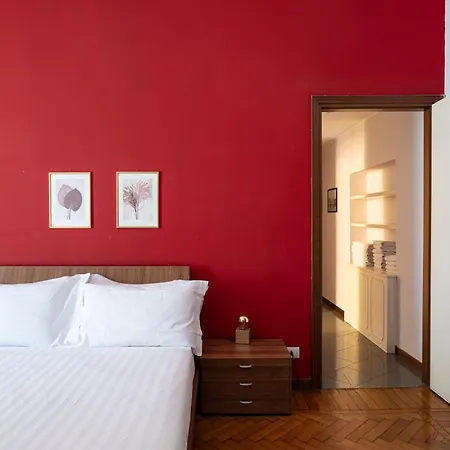 Sunshine-filled On Subway Lejlighed