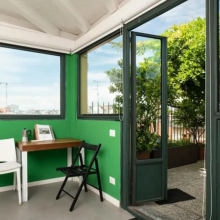 Dream Garden Center On Subway 10 Guest *