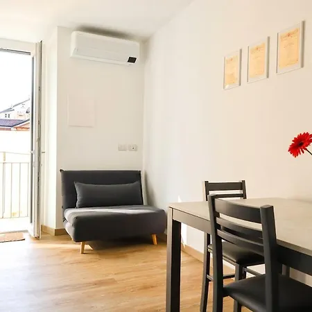 Navigli Maria Flat