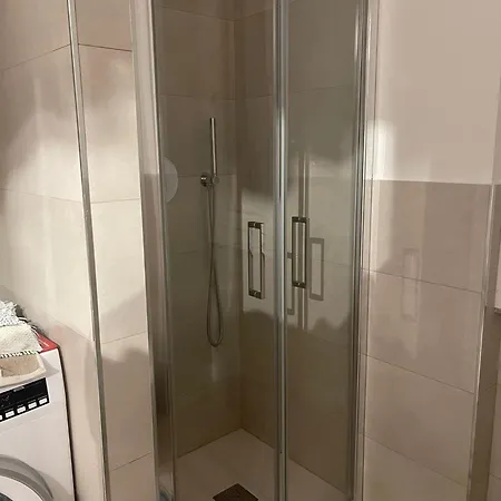 Easy Italy Balcony Grand Milán