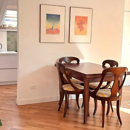 Mansarda Con Terrazzo Centralissima Appartement Milaan