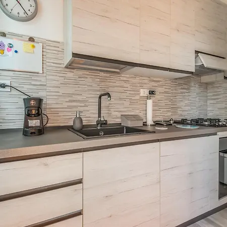 Affori Nest-up 4 Pax Wi-fi Apartment *