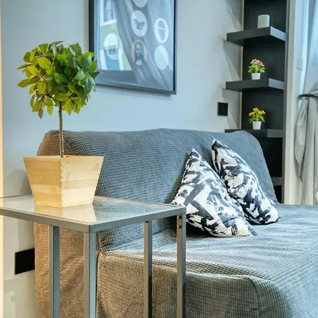 Hozyhome Strategica Soluzione In Fondazione Prada Appartement