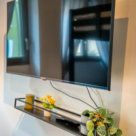 Apartment Hozyhome Strategica Soluzione In Fondazione Prada *