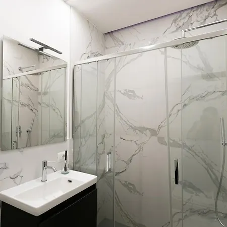 Two -rooms 10 Minutes Duomo By Metro