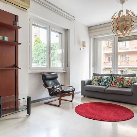 Apartmán Trilocale In Stile Milanese In Solari Milán