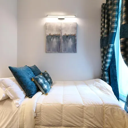 Duomo Luxury Tiffany With Balcony Апартаменты Милан