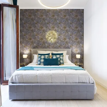 Duomo Luxury Tiffany With Balcony Apartament *