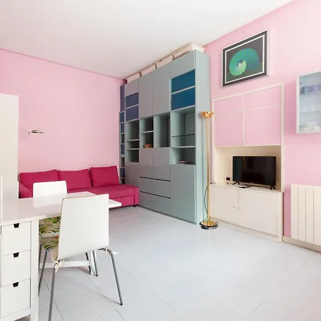 Lägenhet Guesthost - Isola Cosy Pink