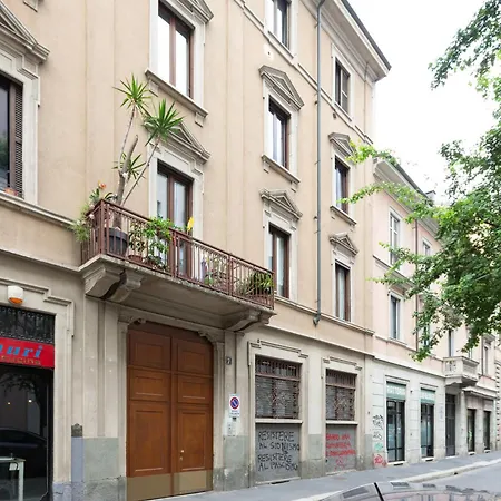 Guesthost - Isola Cosy Pink Milan