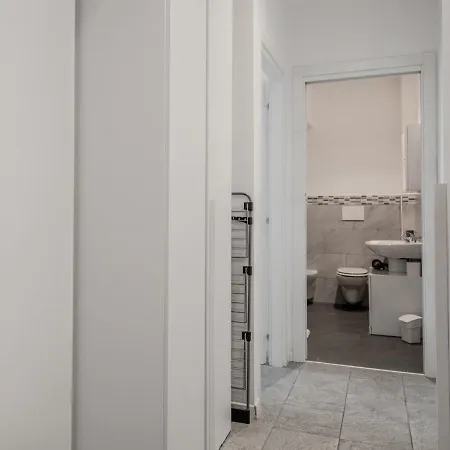 5 Min Walk Mm Maciacchini Apartment *