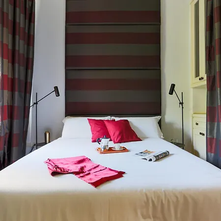 Daire The Rent - Stylish Three-bedroom In The Heart Of No Ac