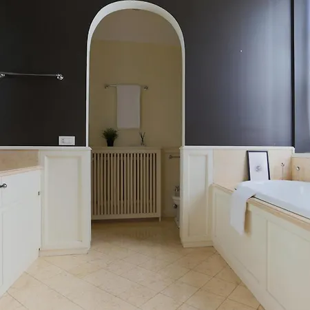 The Rent - Stylish Three-bedroom In The Heart Of No Ac Milano