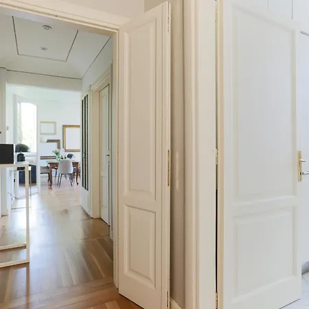 The Rent - Stylish Three-bedroom In The Heart Of No Ac Daire
