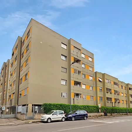 Togni Pop - San Siro Apartman
