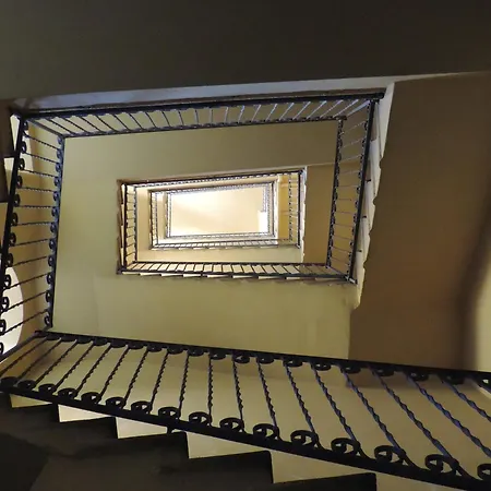 Attic Loreto 公寓 米兰