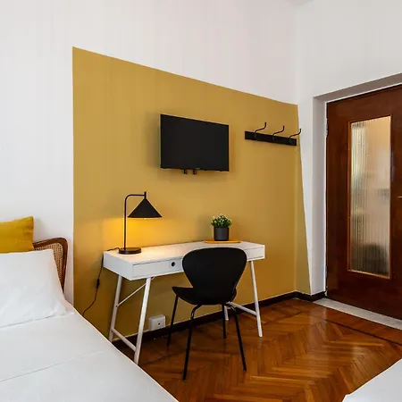 Stayeasy Melloni - 3 Rooms, 2 Baths - Center *