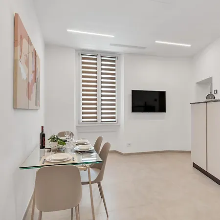 Urban Chic Flat - Papi19