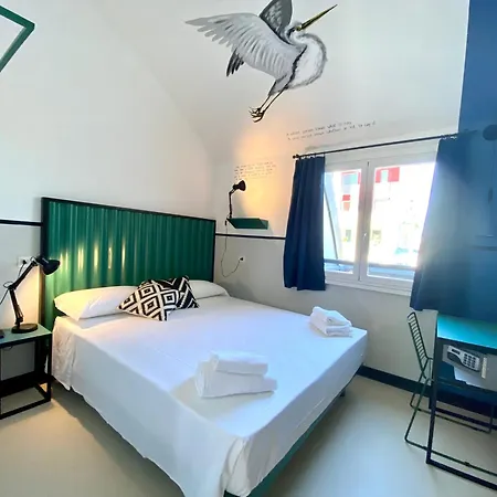 Hostel Yellowsquare *