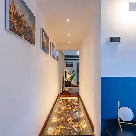 De Amicis' Nest - Center *