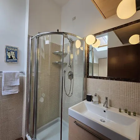 Urban Attic Isola District Appartement