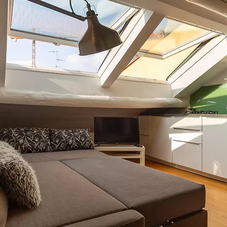 Station 5 Min The Skyshouse * Милан