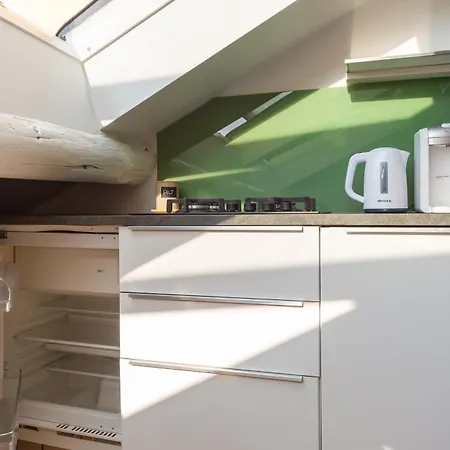 Station 5 Min The Skyshouse *