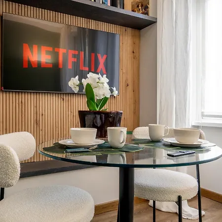 Jada Monforte- Exclusive In The Heart Of The Apartament Mediolan