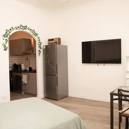 Apartment Navigli Nest Renovated With Balcony On The Naviglio *