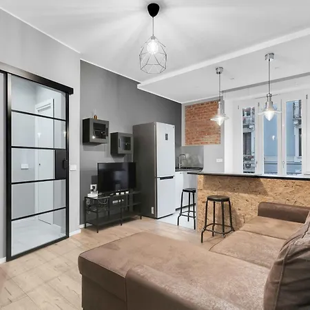 Via Rosmini House * ميلان