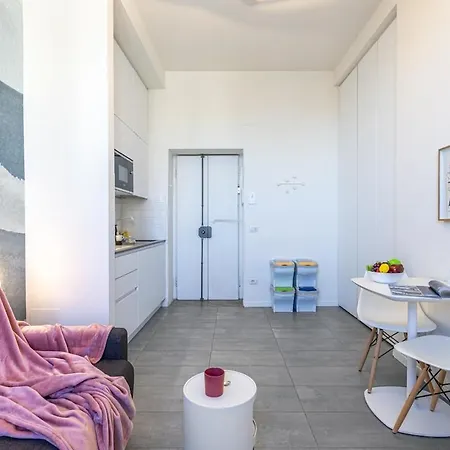 Apartment Station Design - B Milan