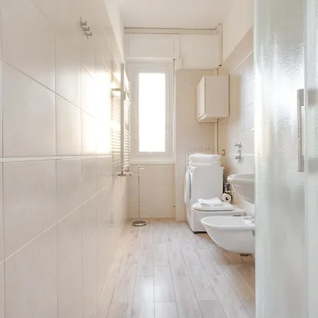 Bright And Comfortable Flat Solari Area Appartement Milan