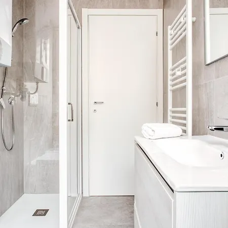 Hostmate - - Imperia's Prism - Romolo Iulm Апартаменты Милан