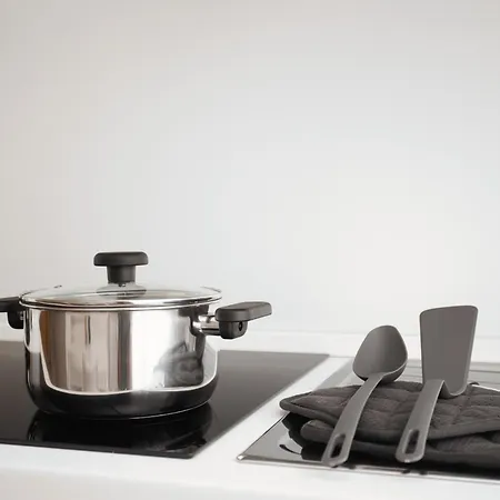 Hostmate - - Imperia's Prism - Romolo Iulm * 米兰