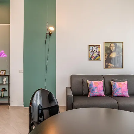 Monnalisa A Due Passi Da Milaan