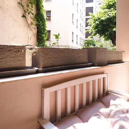 Court House Elegant 公寓