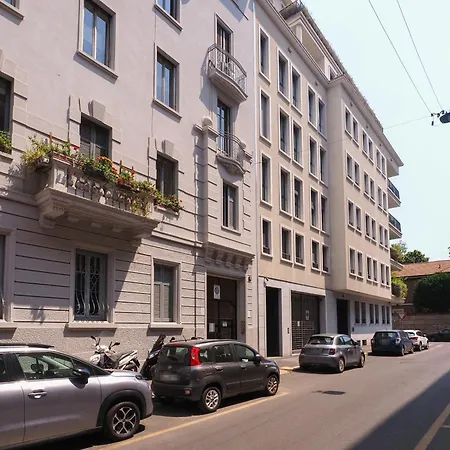 Court House Elegant Apartman *