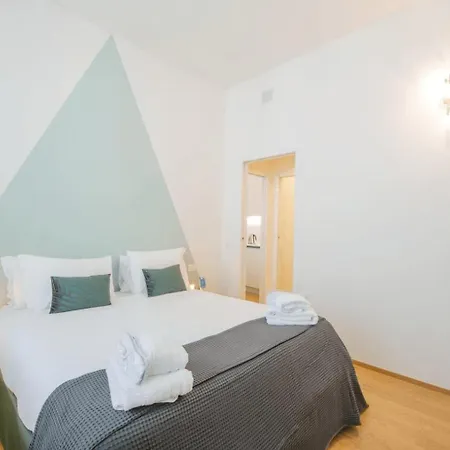 Sophisticated Two Bedroom - Check Profile