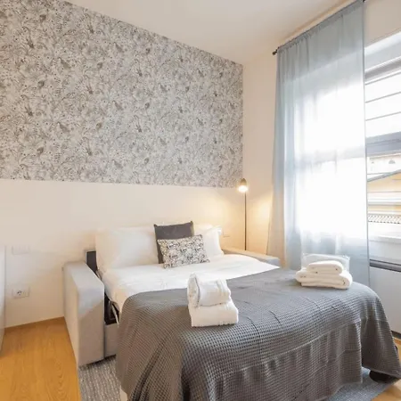 Sophisticated Two Bedroom - Check Profile 米兰