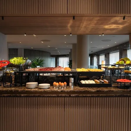 Szálloda Crowne Plaza By Ihg Milánó