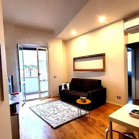 La Milanese, Appartamento Moderno Con Balcone - Metro Isola A 2 Min Apartment
