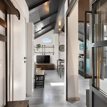 Tortona Metro 200m - Charming Attic - Wifi Apartamento
