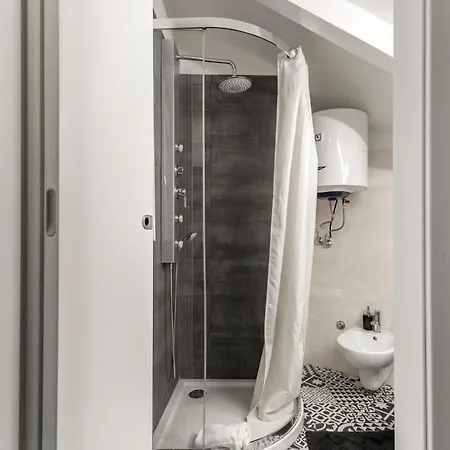 Tortona Metro 200m - Charming Attic - Wifi Apartamento