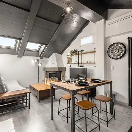 Tortona Metro 200m - Charming Attic - Wifi *