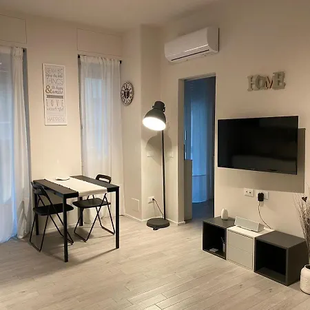 Апартаменты A Casa Di Imma A 5 Min Stazione Centrale, Wi-fi Veloce, Balcone Abitabile Милан