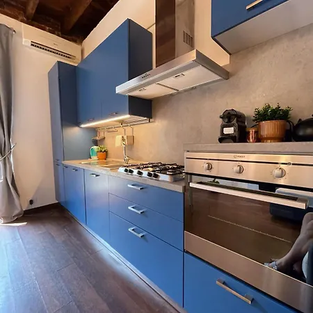 Sunny Balcony In Porta Romana 밀라노