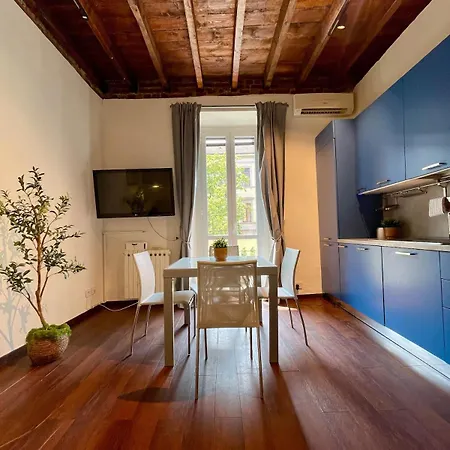 Sunny Balcony In Porta Romana